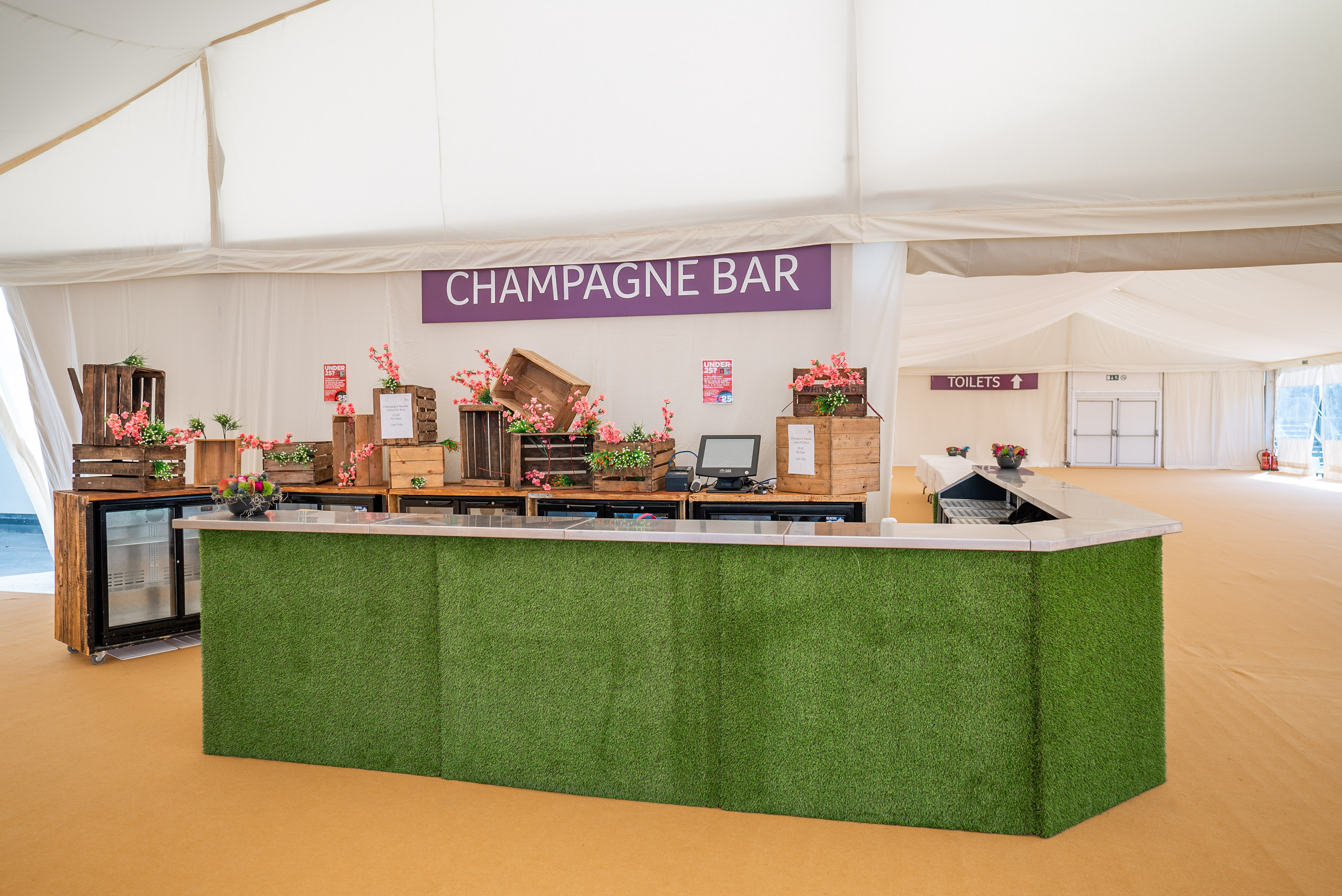 L shaped Event bar for hire